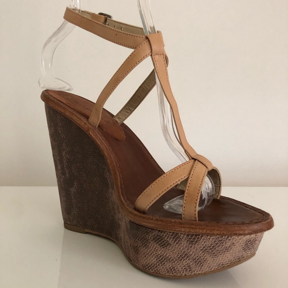 Elizabeth and James Hazel T Strap Wedge Sandals 7